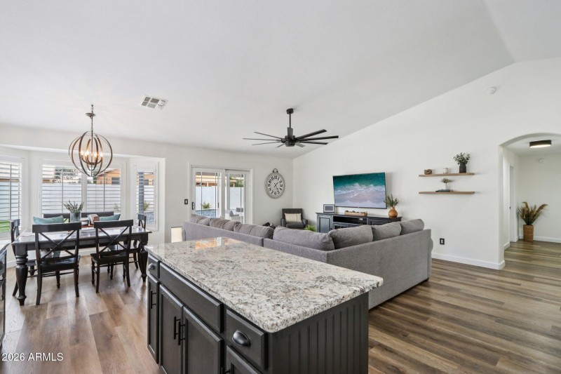 21-web-or-mls-W Gail Dr-S2901-019