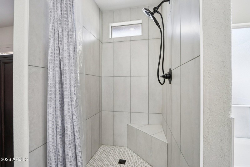 33-web-or-mls-W Gail Dr-S2901-031