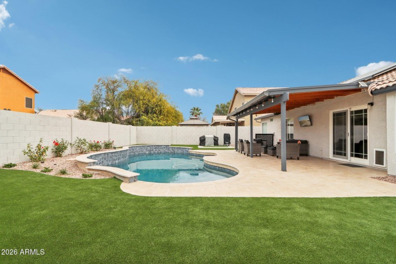 46-web-or-mls-W Gail Dr-S2901-044