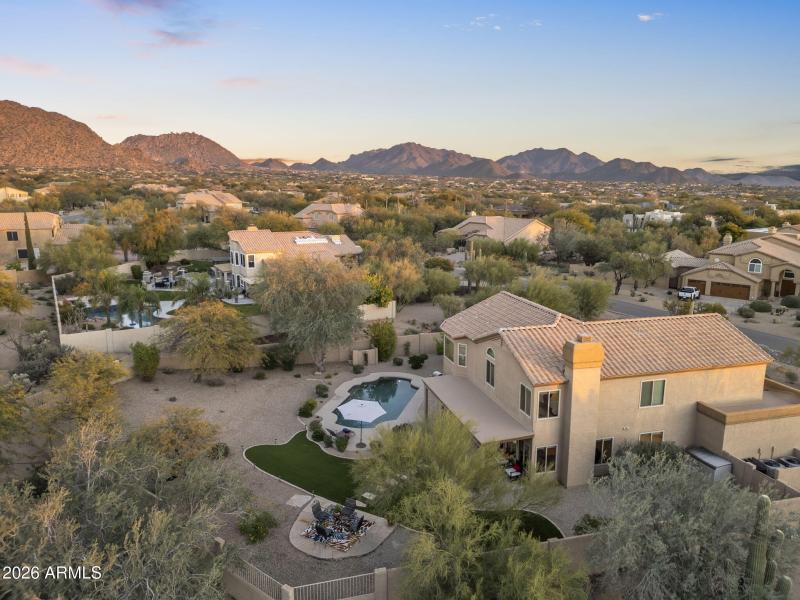 Close to hiking and biking trails