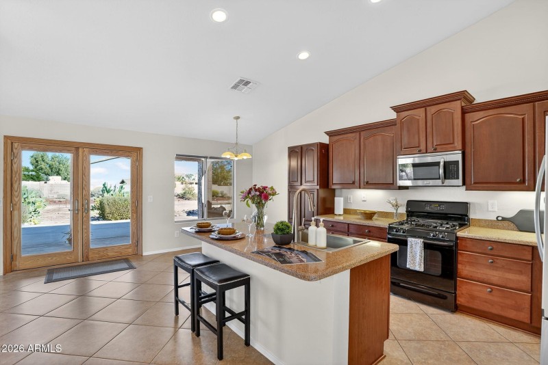 Spacious Kitchen & Pantry Storage