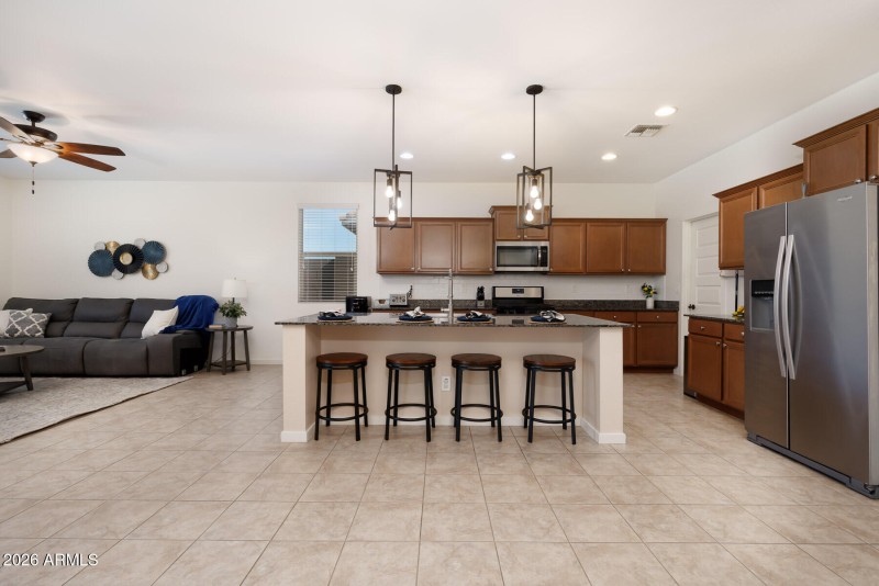 W Ganly Way (40010)-2