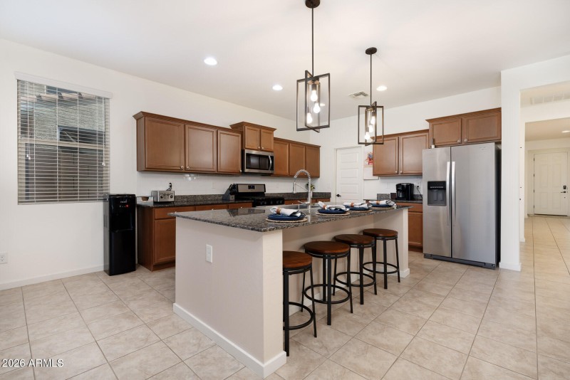 W Ganly Way (40010)-3