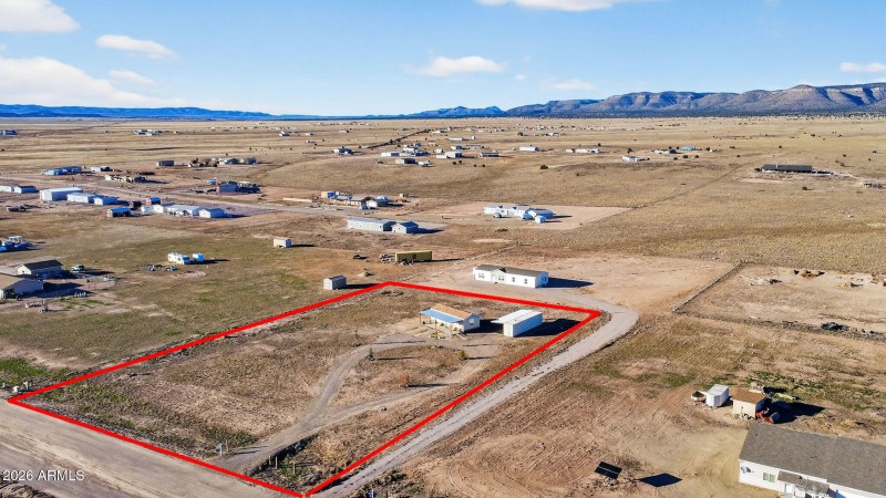 16-web-or-mls-2690-w-pilots-rest-airstri