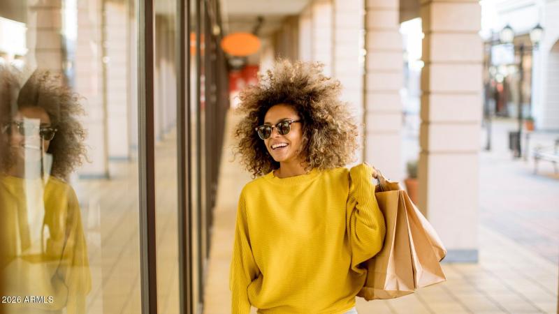 Lifestyle - Amazimg shopping