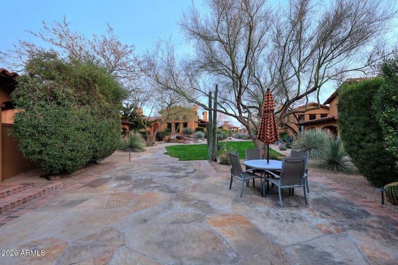 Common Area Behind Home