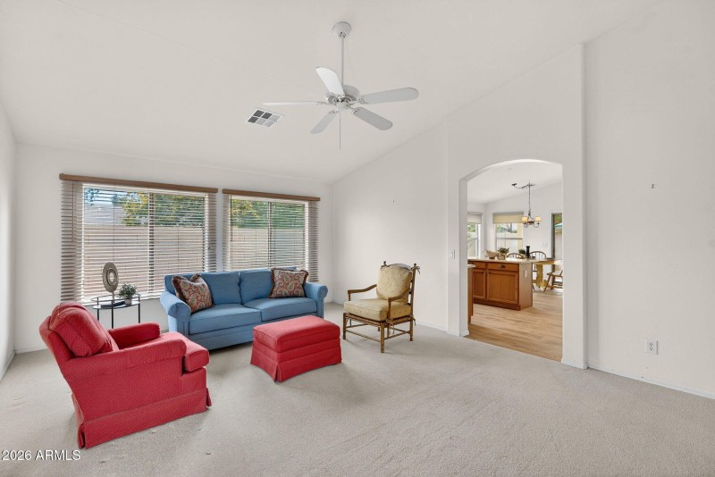 4-web-or-mls-25-E Elgin St