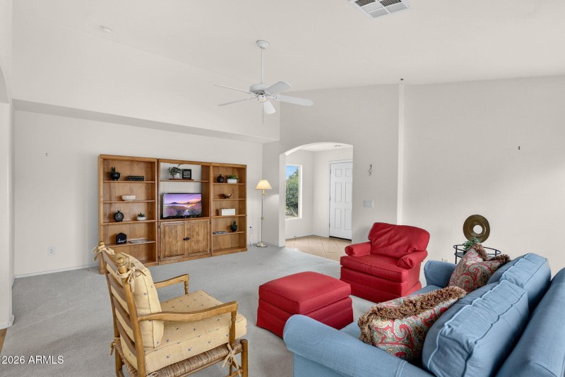 6-web-or-mls-26-E Elgin St