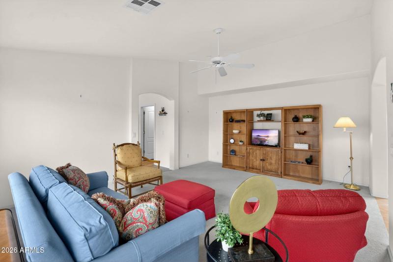 7-web-or-mls-28-E Elgin St