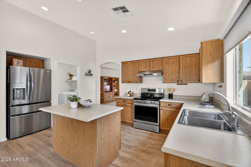 12-web-or-mls-31-E Elgin St