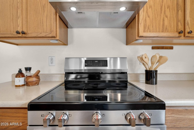 13-web-or-mls-32-E Elgin St