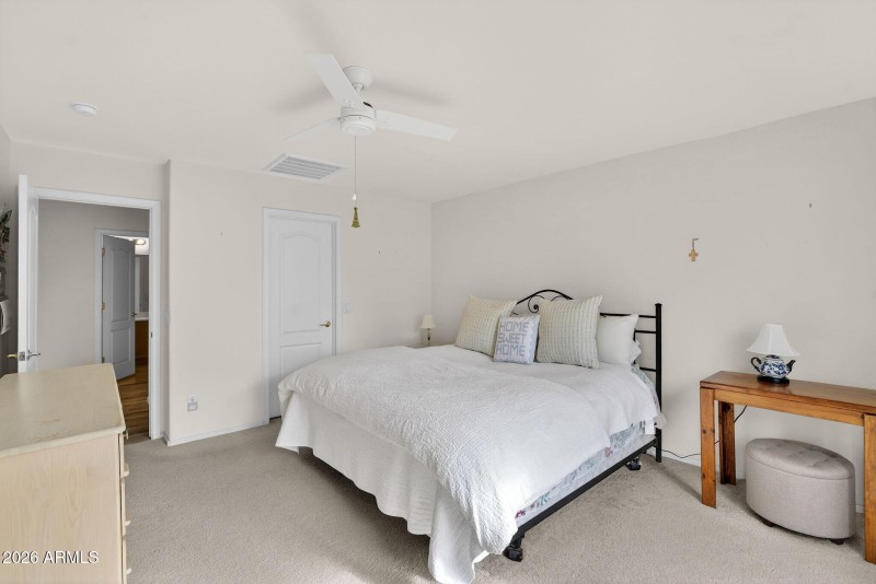 22-web-or-mls-39-E Elgin St