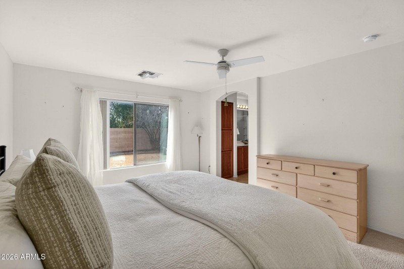 23-web-or-mls-40-E Elgin St