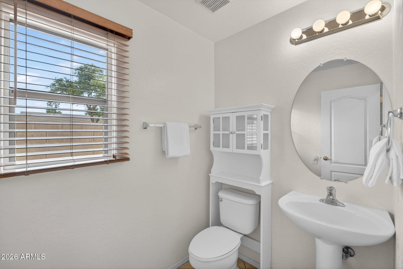 34-web-or-mls-24-E Elgin St