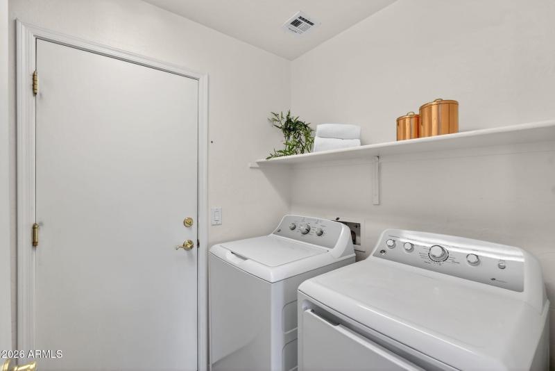 36-web-or-mls-36-E Elgin St