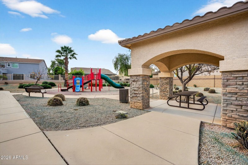 62-web-or-mls-19-E Elgin St