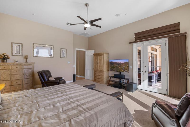 42131 N MOUNTAIN COVE Drive