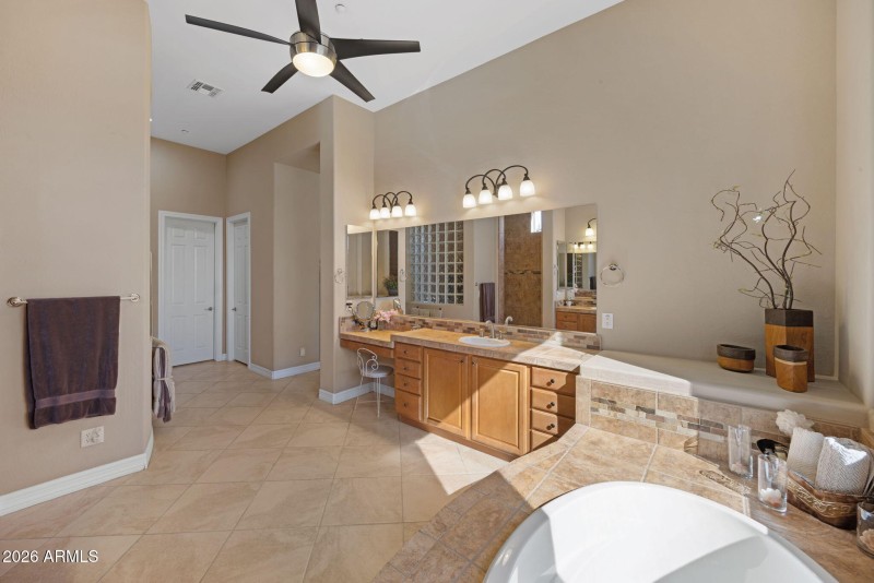 42131 N MOUNTAIN COVE Drive