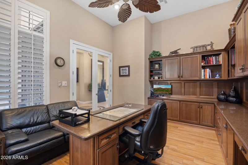 42131 N MOUNTAIN COVE Drive