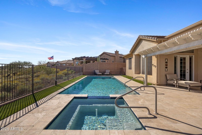 42131 N MOUNTAIN COVE Drive