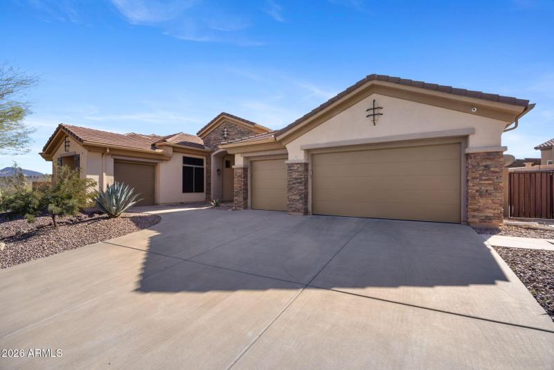 42131 N MOUNTAIN COVE Drive