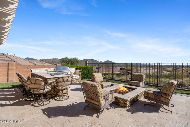 42131 N MOUNTAIN COVE Drive