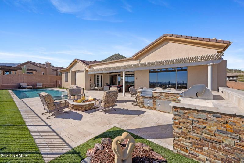 42131 N MOUNTAIN COVE Drive