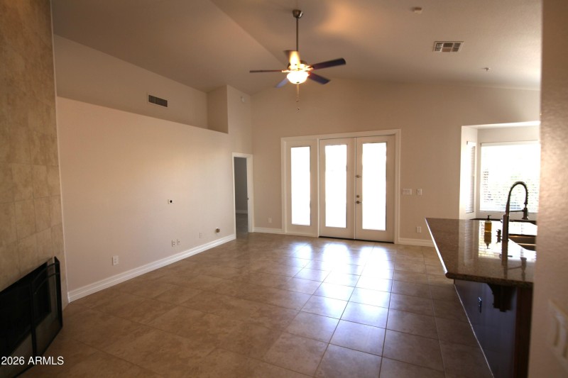 Dreyfus Family Room (4)