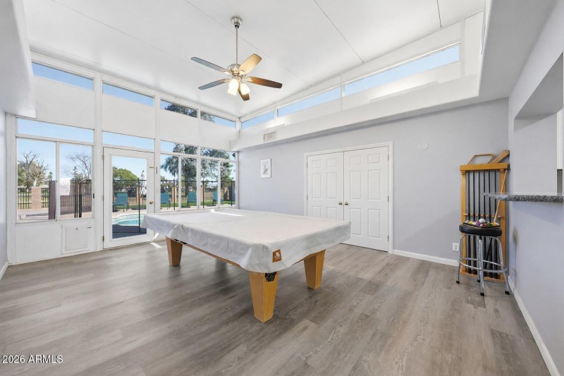 BRIGHT Family Room / Flex Space