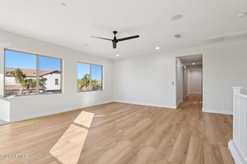 36-web-or-mls-E Lowell Ave-L3101-036