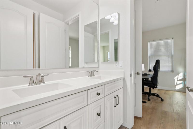 47-web-or-mls-E Lowell Ave-L3101-047