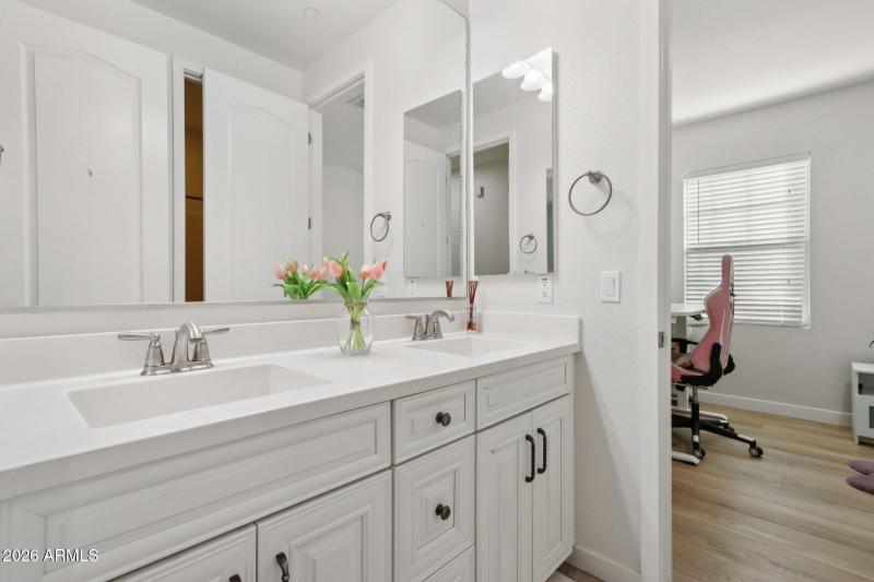 51-web-or-mls-E Lowell Ave-L3101-051