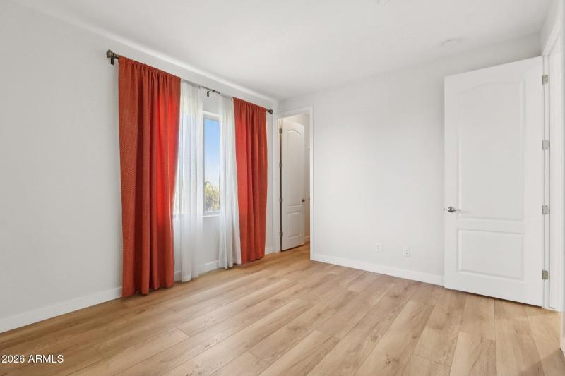 54-web-or-mls-E Lowell Ave-L3101-054