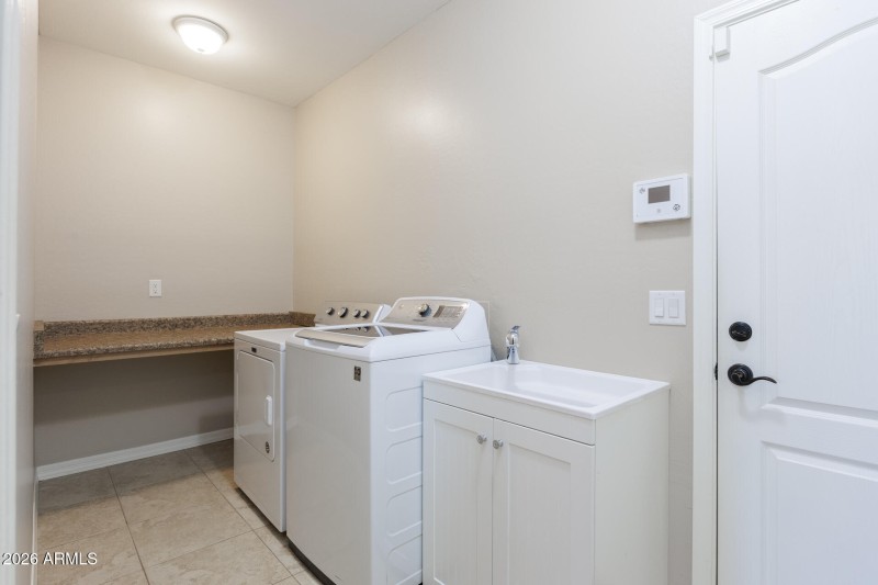 9345 W Enchantment - Laundry