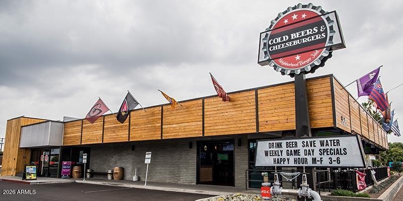 Cold Beers & Cheeseburgers1