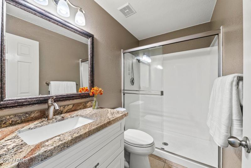 Second En-Suite Bath