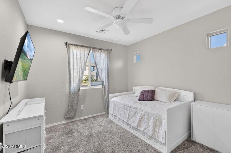 023_27-web-or-mls-35-e_saddlebrook_rd_83