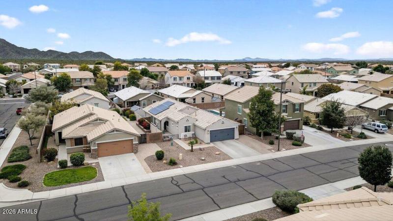 035_45-web-or-mls-08-e_saddlebrook_rd_83