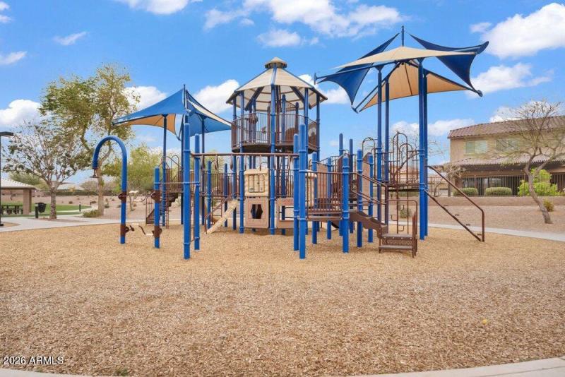 055_86-web-or-mls-adora_trails-025_649