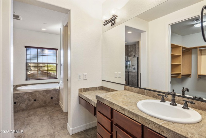 16-web-or-mls-D46A3901