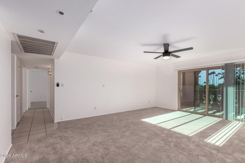 LARGE AND OPEN GREAT ROOM