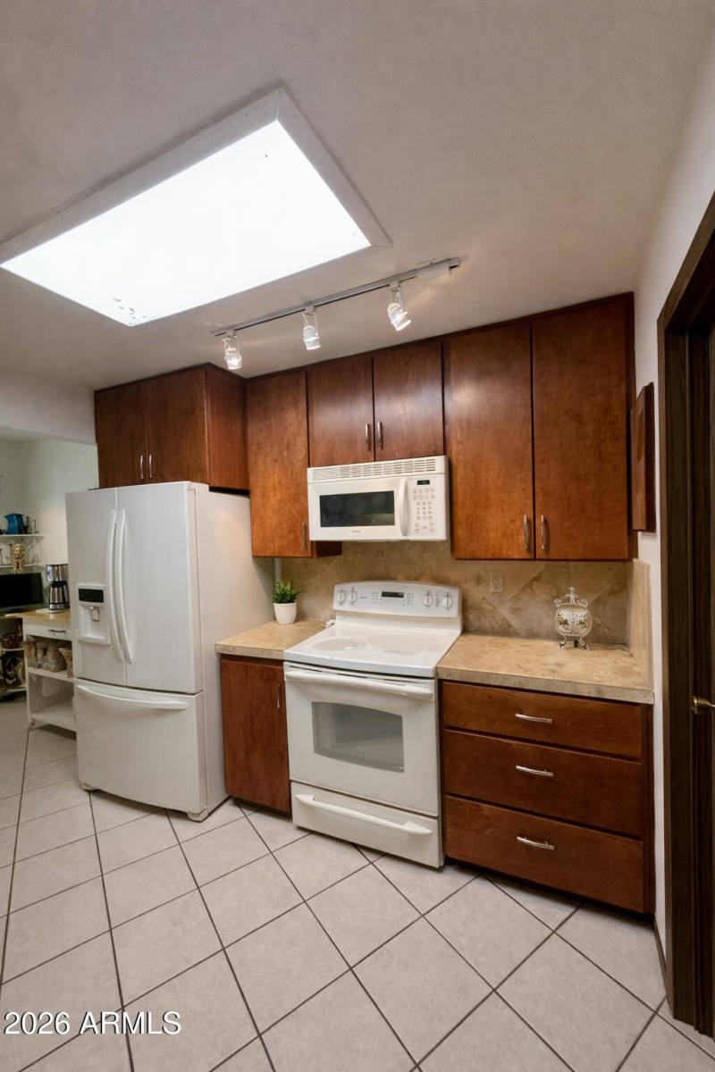 5A8EE3F1-F2E9-4C24-ACD4-32F08B590D61