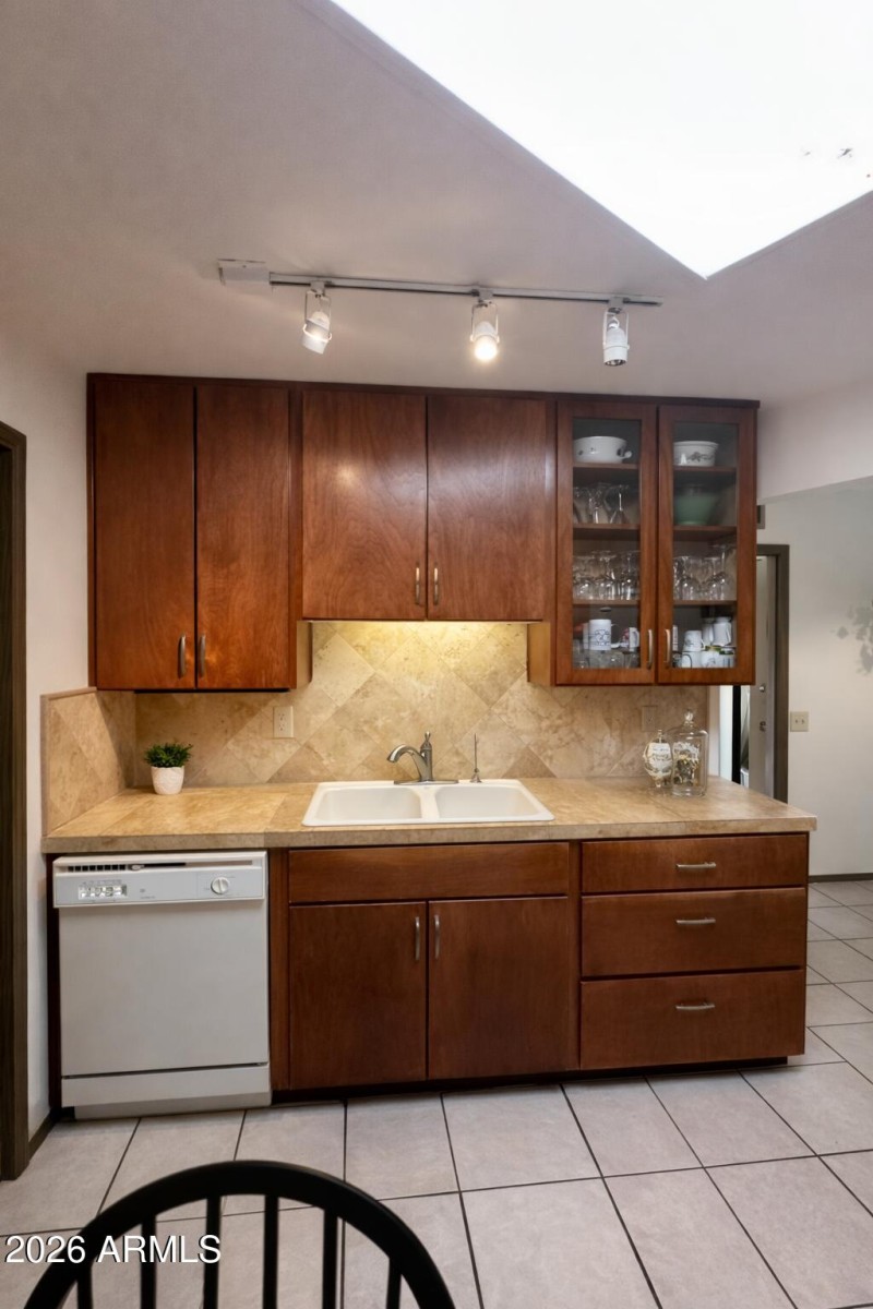 9E9D86E5-813B-4929-8114-3C98360F310B