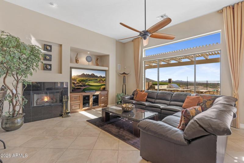 42131 N MOUNTAIN COVE Drive