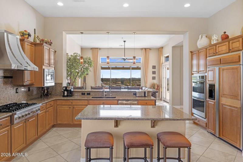 42131 N MOUNTAIN COVE Drive