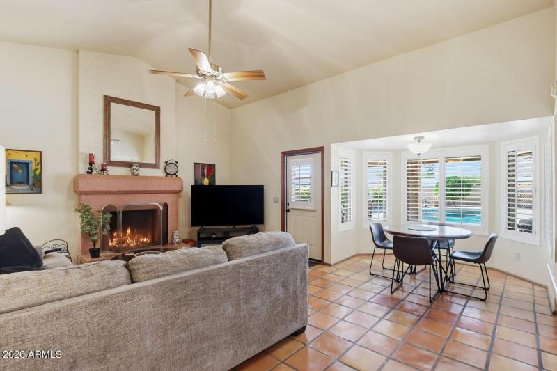 Calle de Arcos breakfast nook