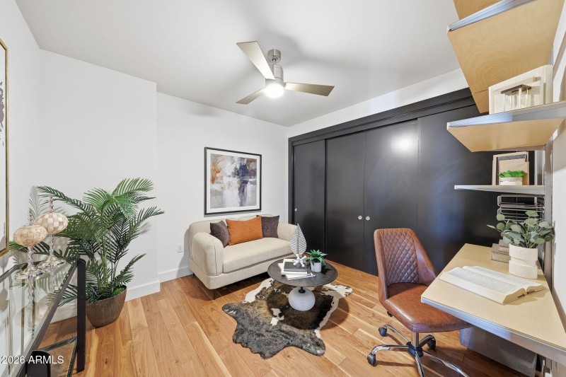 Guest Bedroom/OfficeB (31)