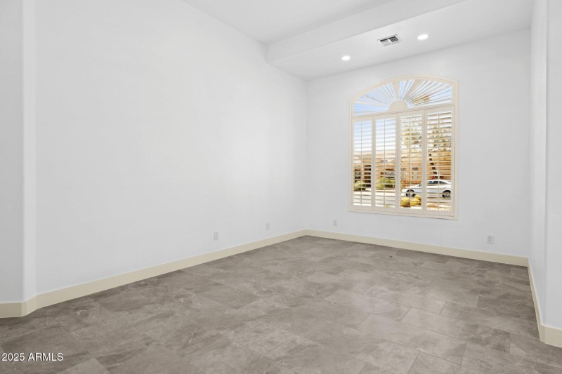 99-web-or-mls-22423-n-54th-pl