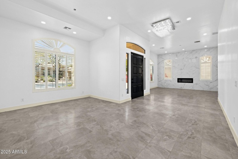 98-web-or-mls-22423-n-54th-pl