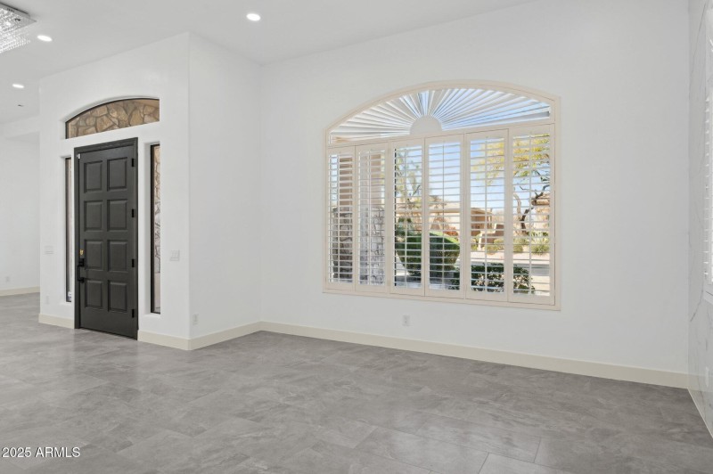 31-web-or-mls-22423-n-54th-pl